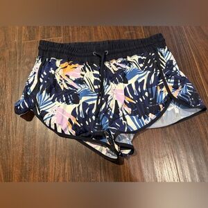 L.L bean size large Women's Tropical Print Shorts
